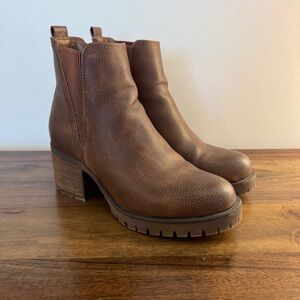 Mia Jody Brown Leather Ribbed Chunky Block Heel Chelsea Ankle Boots